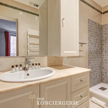 Apartament Prestige Parisien Proche De Larc De Triomphe Paryż