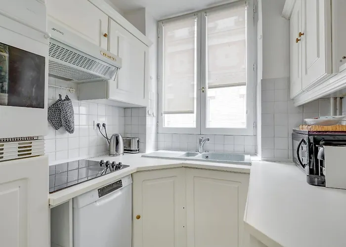 Prestige Parisien Proche De Larc De Triomphe *